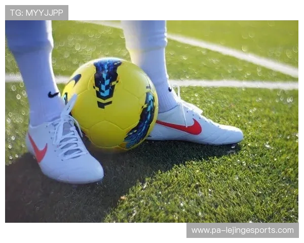 足球球星运动鞋搭配解析 打造独特场外时尚风格